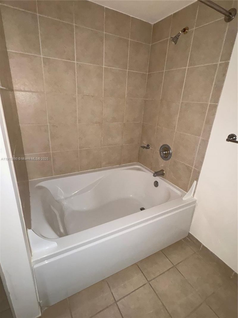 19501 W Country Club Dr, Unit PH-06, Aventura, FL 33180 Photo