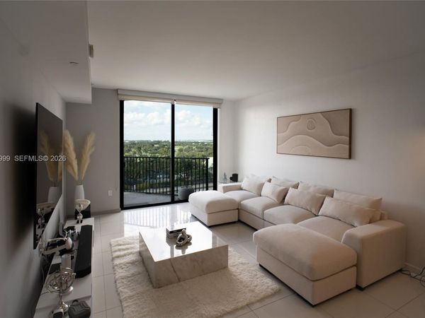 5300 Paseo Blvd, Unit 812, Doral, FL 33166