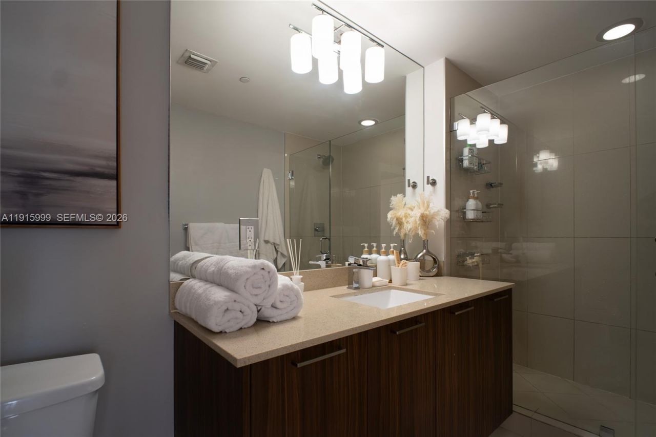 5300 Paseo Blvd, Unit 812, Doral, FL 33166 Photo