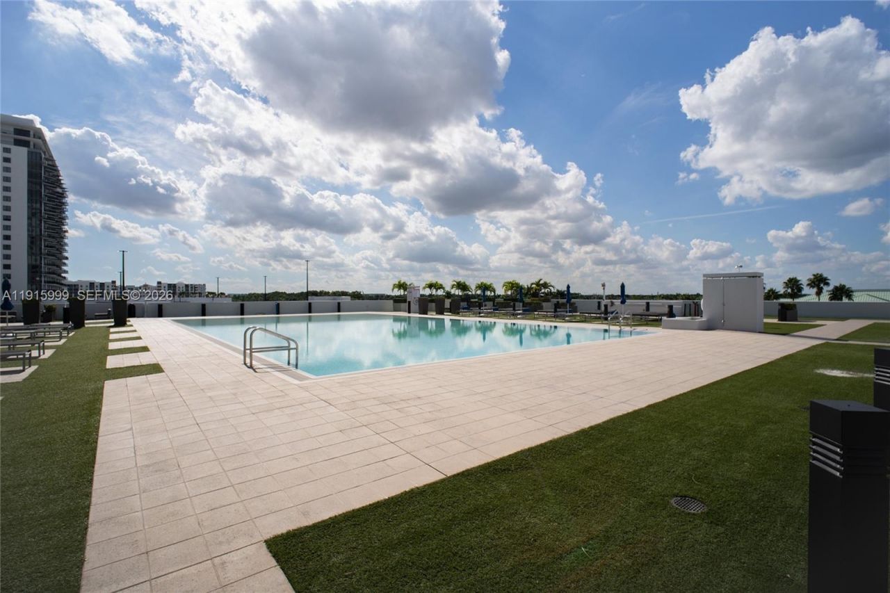 5300 Paseo Blvd, Unit 812, Doral, FL 33166 Photo