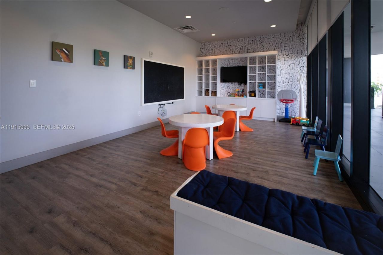 5300 Paseo Blvd, Unit 812, Doral, FL 33166 Photo