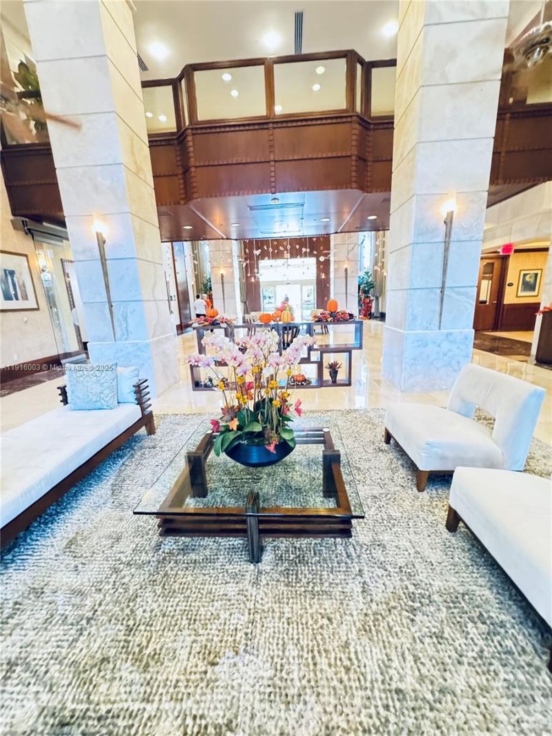 19501 W Country Club Dr, Unit PH-06, Aventura, FL 33180 Photo