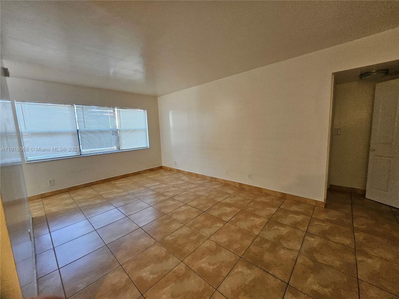 11570 NW 42nd St, Unit 11570, Coral Springs, FL 33065 Photo