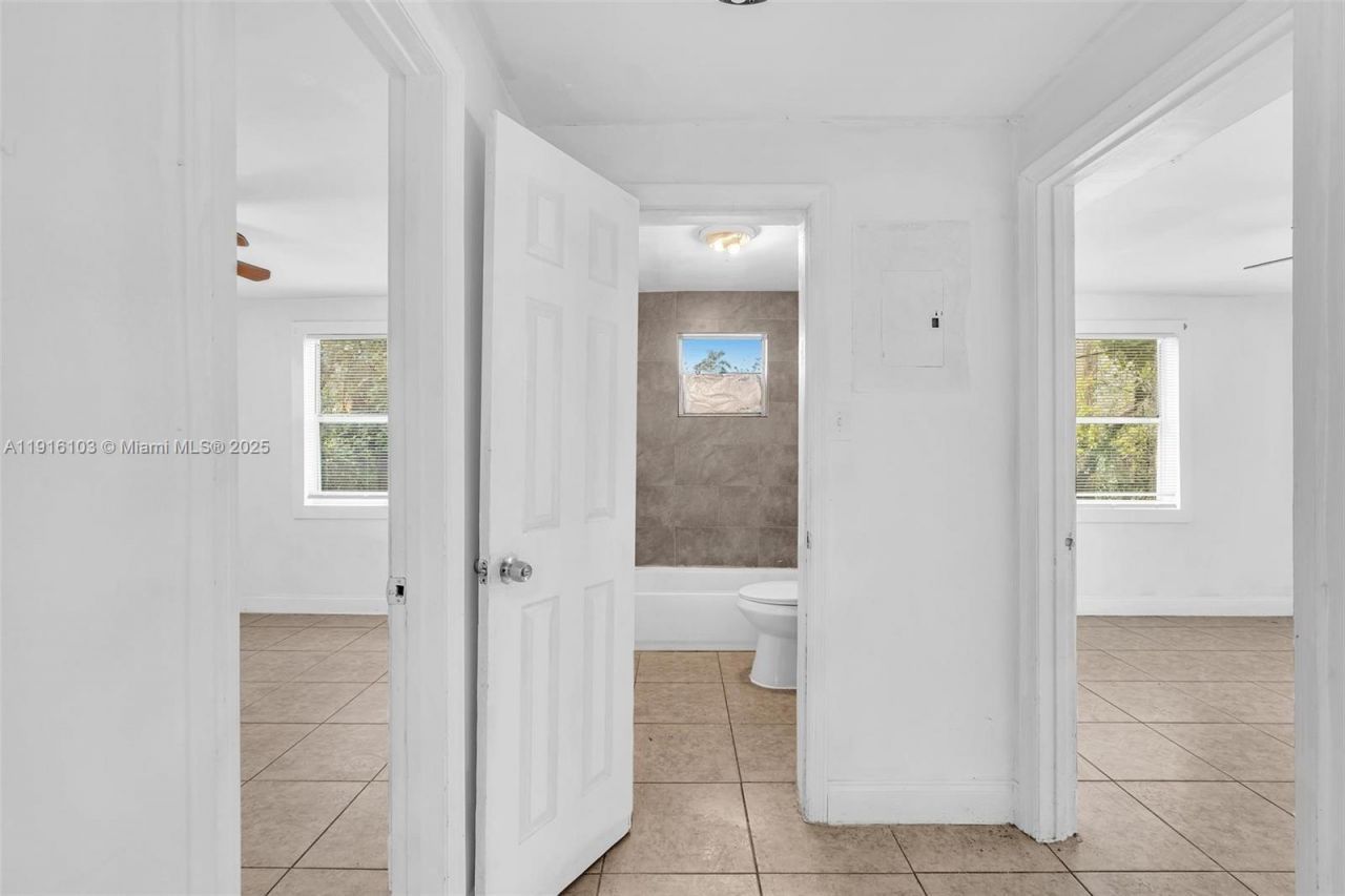 2800 NW 6th Ct, Fort Lauderdale, FL 33311 Photo