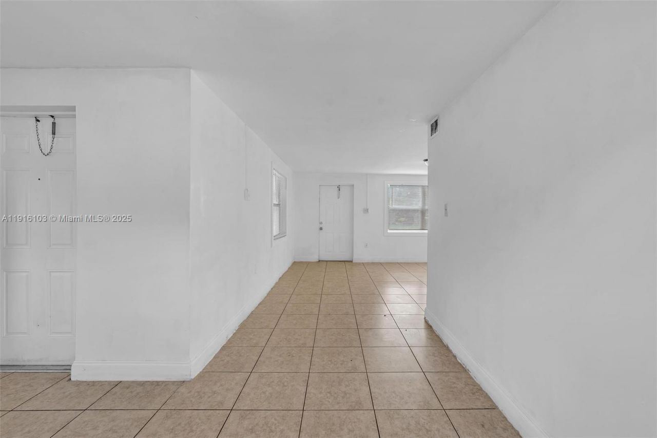 2800 NW 6th Ct, Fort Lauderdale, FL 33311 Photo