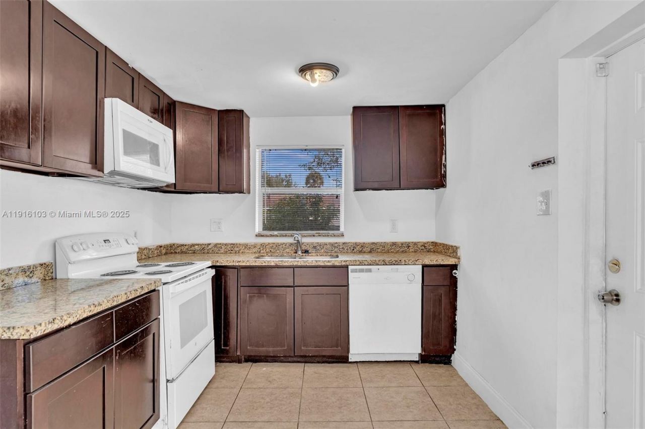 2800 NW 6th Ct, Fort Lauderdale, FL 33311 Photo