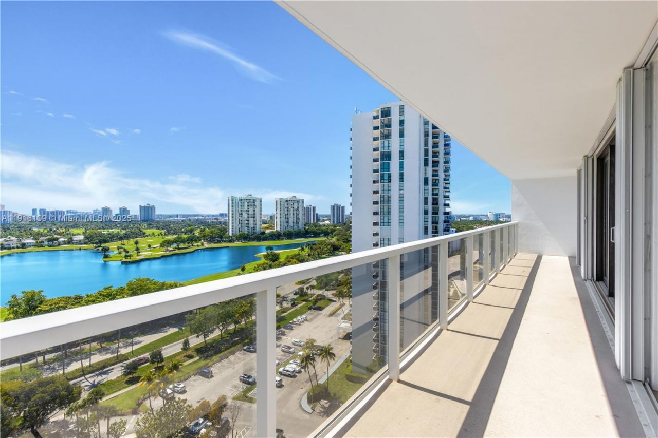 3701 N Country Club Dr, Unit 1805, Aventura, FL 33180 Photo