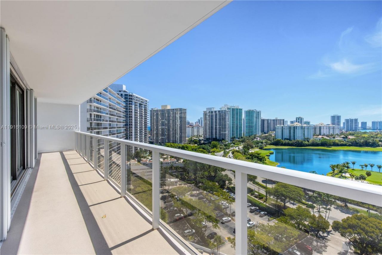 3701 N Country Club Dr, Unit 1805, Aventura, FL 33180 Photo