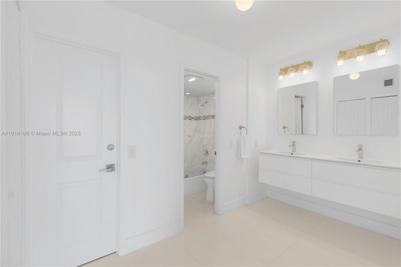 3701 N Country Club Dr, Unit 1805, Aventura, FL 33180 Photo