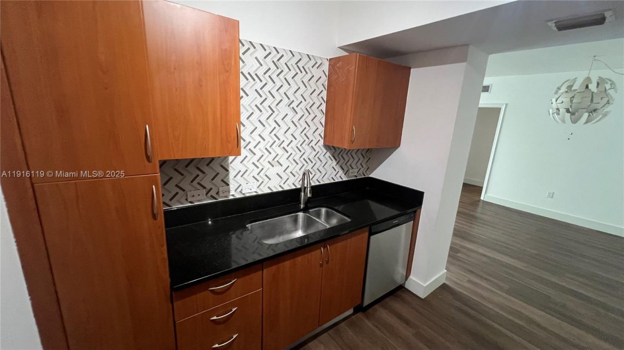 2775 NE 187th St, Unit 227, Aventura, FL 33180 Photo