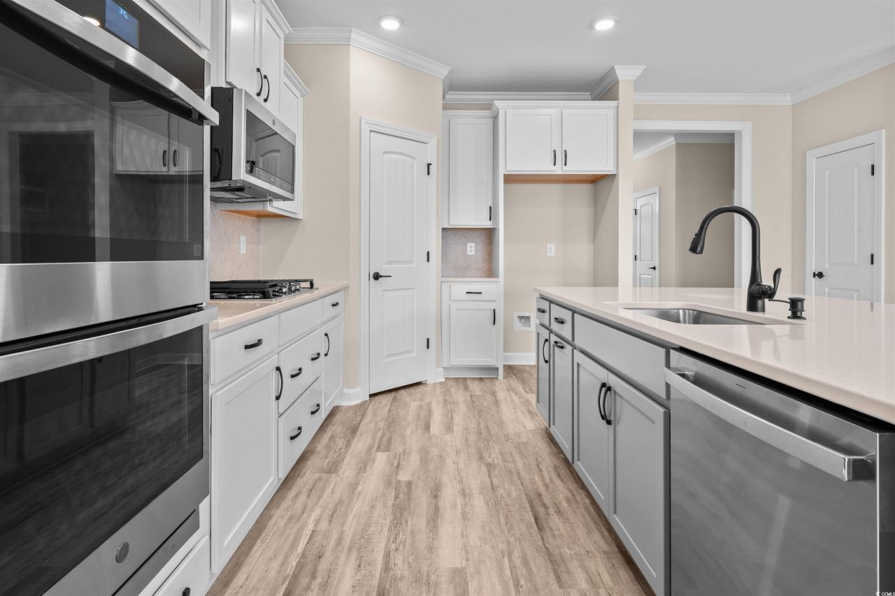 1240 Saxon Ct. Photo 4