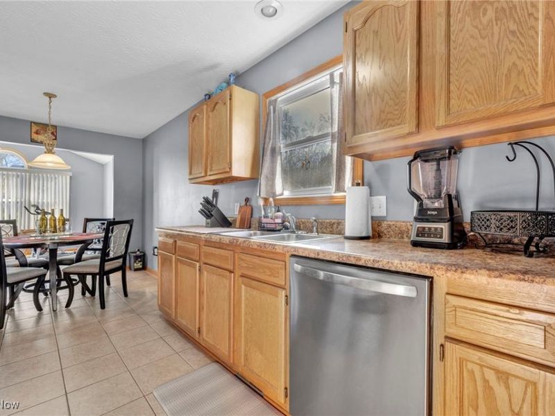 1393 Waters Edge Drive, Akron, OH 44313 Photo 19