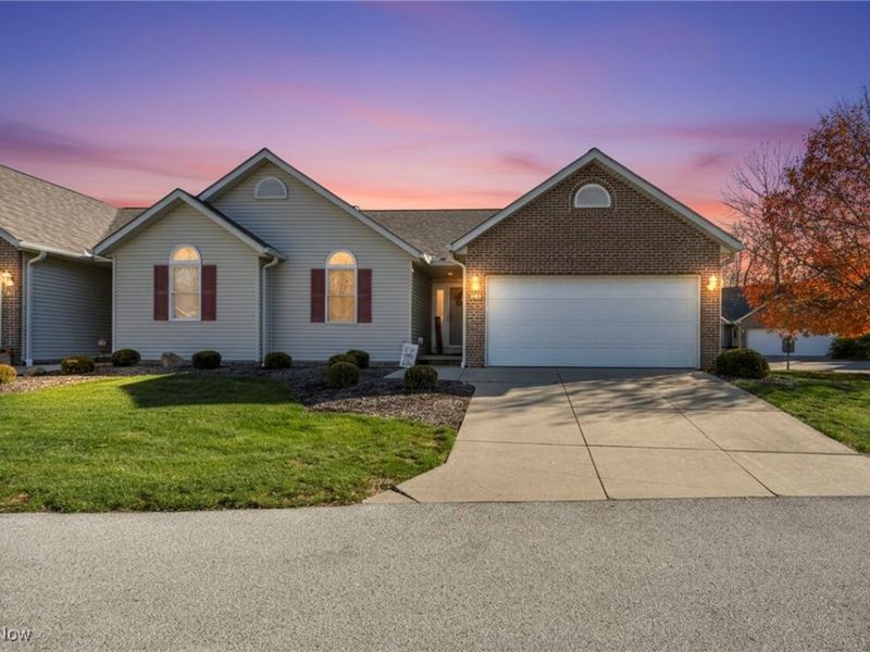 1393 Waters Edge Drive, Akron, OH 44313 Photo 2