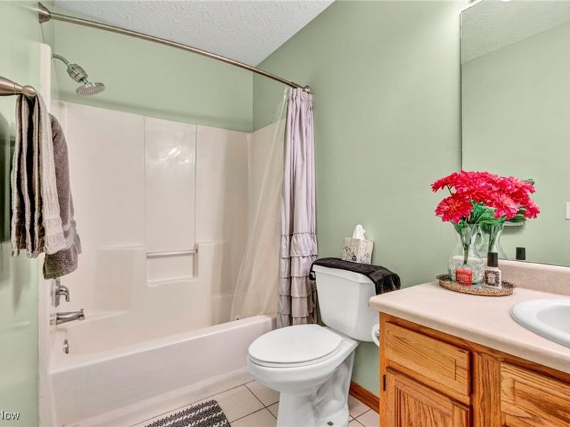 1393 Waters Edge Drive, Akron, OH 44313 Photo 27