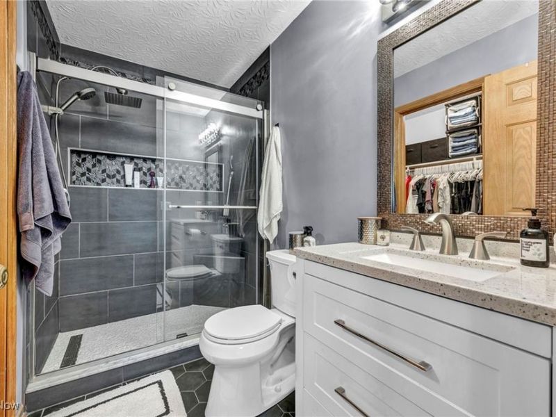 1393 Waters Edge Drive, Akron, OH 44313 Photo 32