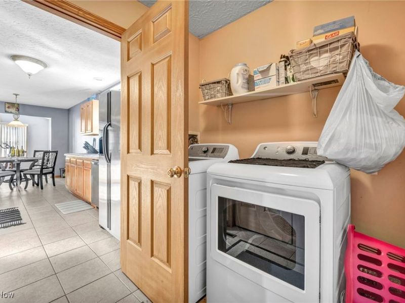 1393 Waters Edge Drive, Akron, OH 44313 Photo 36