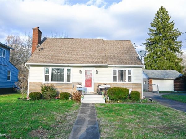 1728 Parkman Road NW, Warren, OH 44485