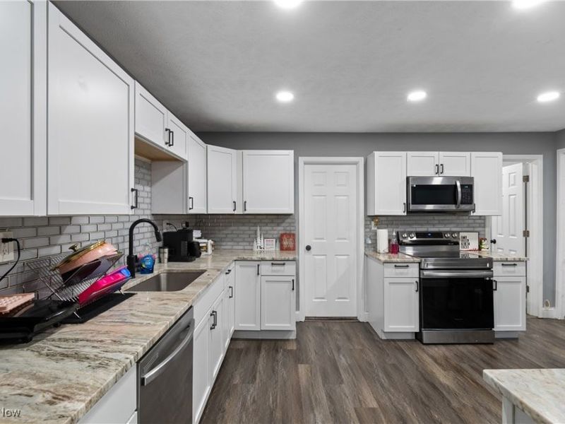 4131 E 74th Street, Cleveland, OH 44105 Photo 11