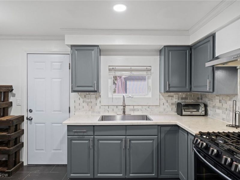 1607 E 34th Street, Cleveland, OH 44114 Photo 23