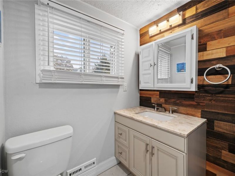 1607 E 34th Street, Cleveland, OH 44114 Photo 29