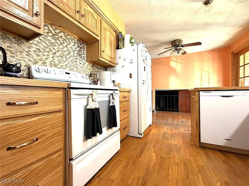 737 Dunny Avenue, Sheffield Lake, OH 44054 Photo 12