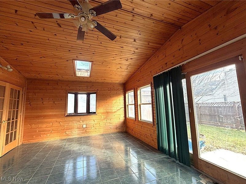 737 Dunny Avenue, Sheffield Lake, OH 44054 Photo 3