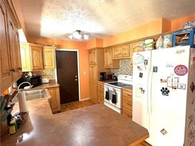 737 Dunny Avenue, Sheffield Lake, OH 44054 Photo 7