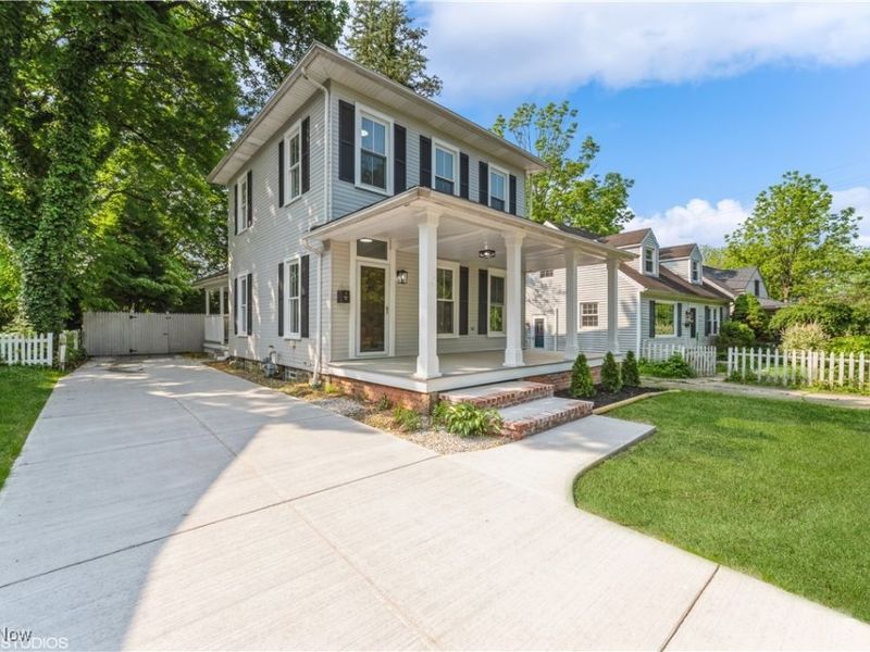 190 Columbus Street, Chagrin Falls, OH 44022 Photo 2