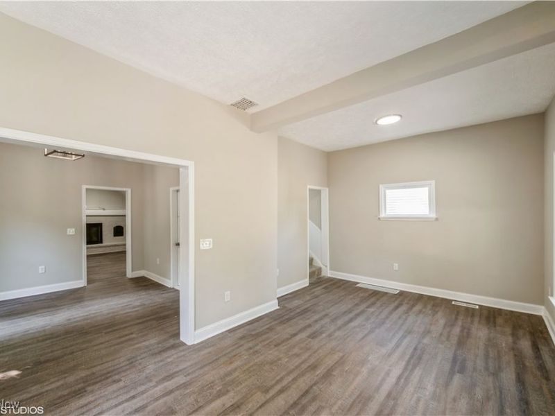 190 Columbus Street, Chagrin Falls, OH 44022 Photo 3