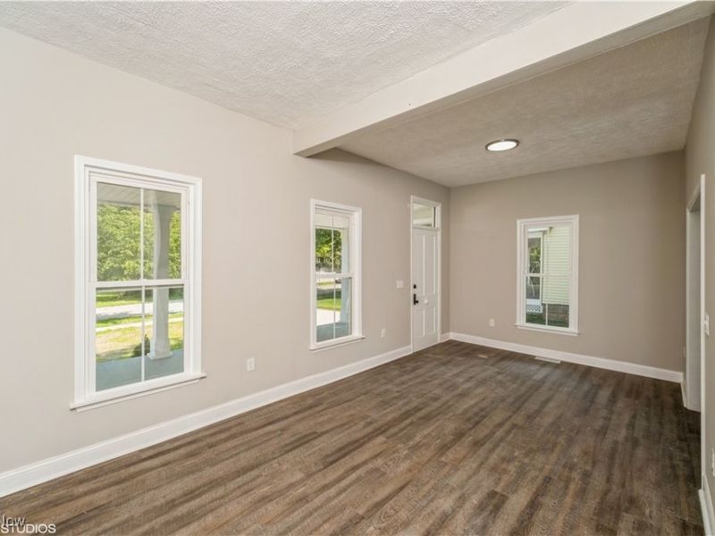 190 Columbus Street, Chagrin Falls, OH 44022 Photo 4