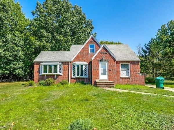 145 Richmond Road, Richmond Heights, OH 44143