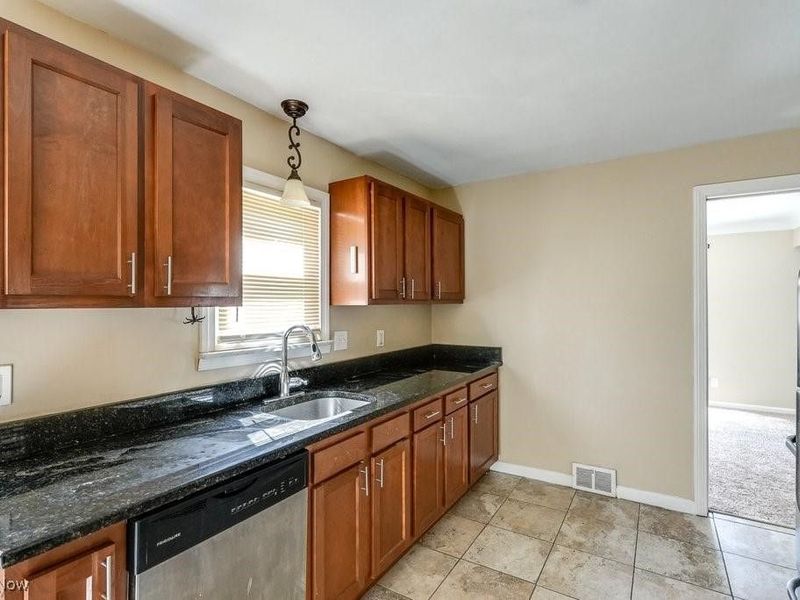 145 Richmond Road, Richmond Heights, OH 44143 Photo 10