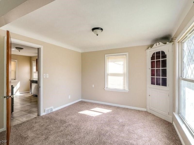 145 Richmond Road, Richmond Heights, OH 44143 Photo 4