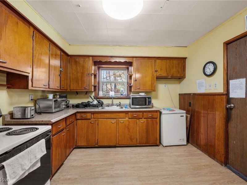 920 Broadway Avenue, Bedford, OH 44146 Photo 5