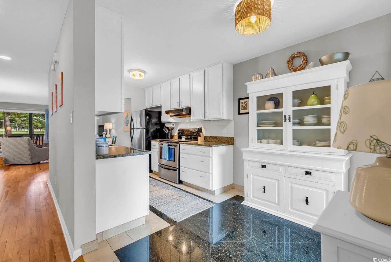 4000 Fairway Lakes Dr. Photo 7