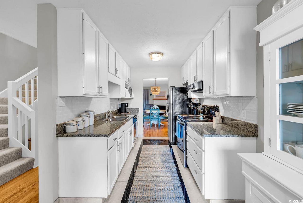 4000 Fairway Lakes Dr. Photo 8