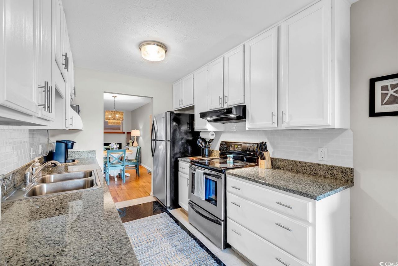 4000 Fairway Lakes Dr. Photo 9