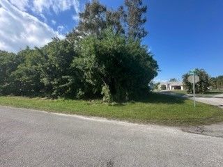 401 Betty Avenue, Sebastian, FL 32958 Photo