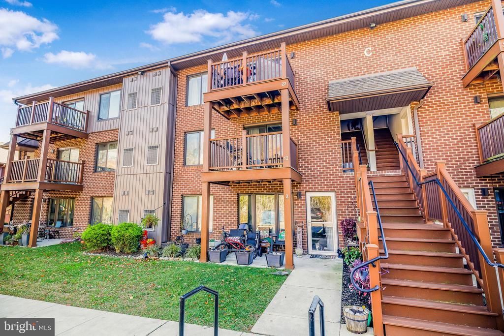 5200 Hilltop Drive, Unit 42, Brookhaven, PA 19015 Main Photo