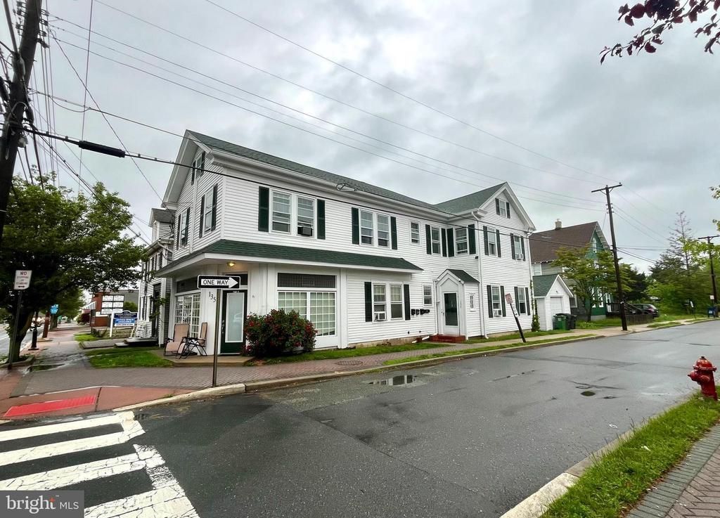135 E Main Street, Tuckerton, NJ 08087 Main Photo