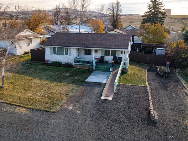 1225 B Street, Fossil, OR 97830