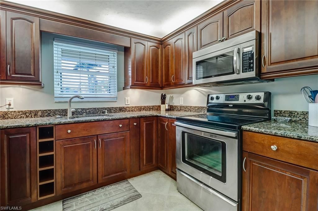 1351 Curlew Ave, Unit 104, Naples, FL 34102 Photo