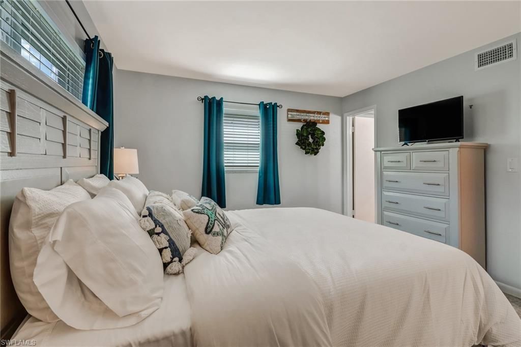 1351 Curlew Ave, Unit 104, Naples, FL 34102 Photo