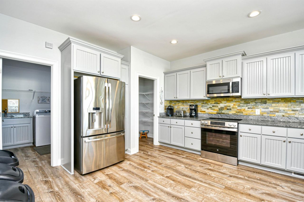 3302 N Ocean Blvd. Photo 9