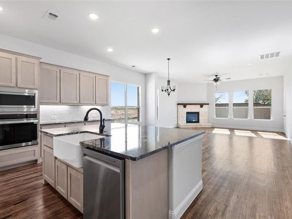 613 Brazos Drive, Van Alstyne, TX 75495