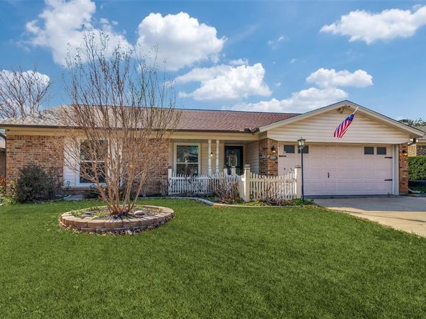 721 NW Ann Lois Lane, Burleson, TX 76028