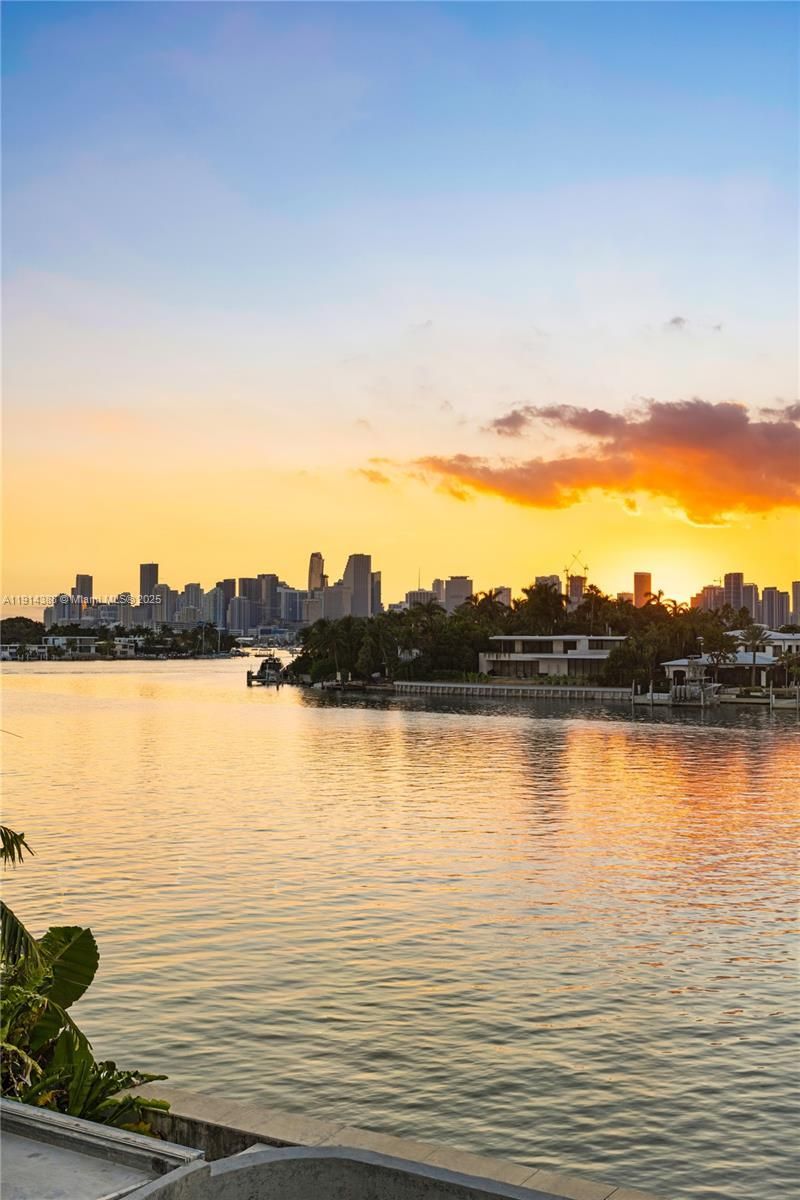 320 W Dilido Dr, Miami Beach, FL 33139 Photo