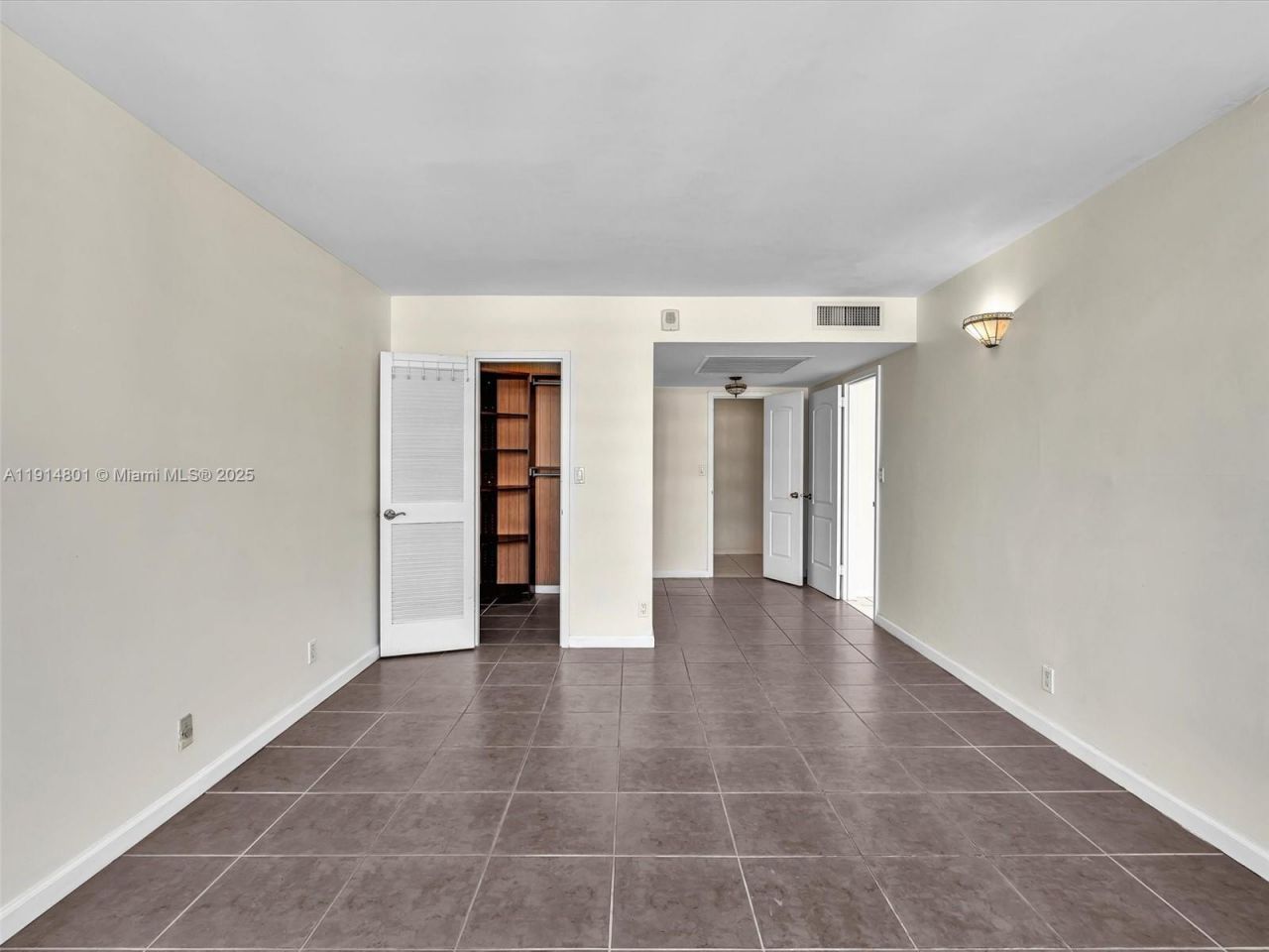 2030 S Ocean Dr, Unit 2024, Hallandale Beach, FL 33009 Photo