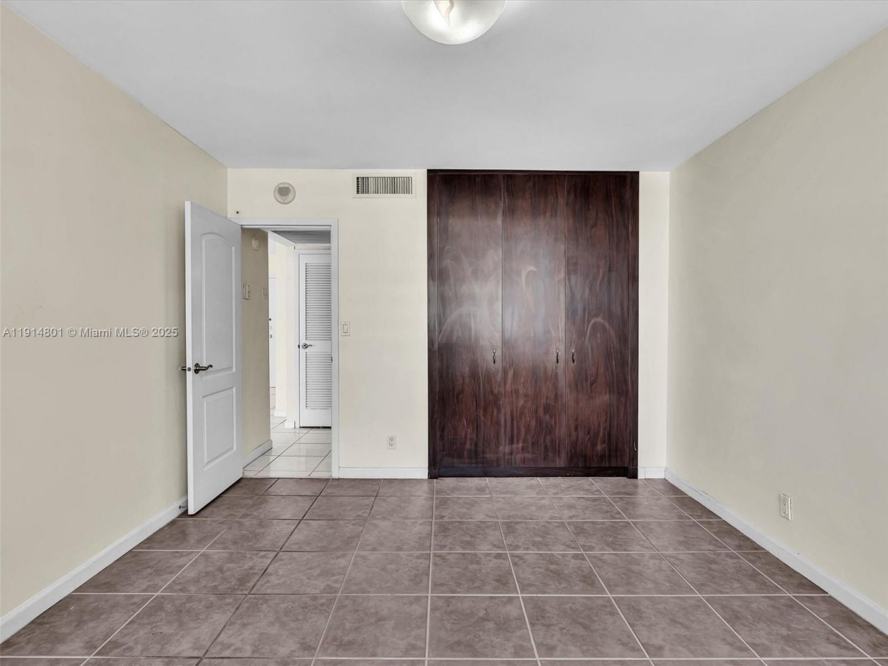 2030 S Ocean Dr, Unit 2024, Hallandale Beach, FL 33009 Photo