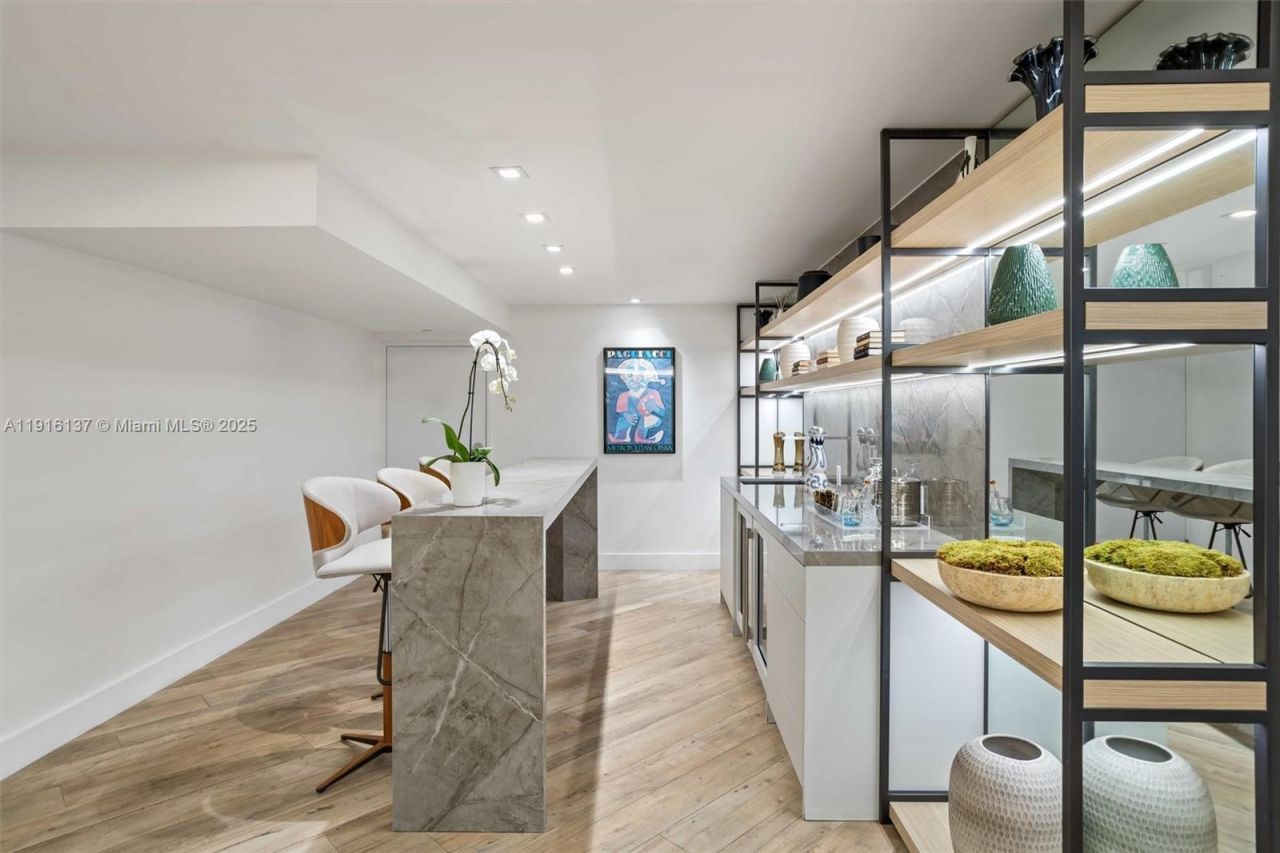 2301 Collins Ave, Unit 1432, Miami Beach, FL 33139 Photo